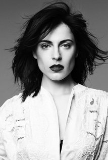 Antje Traue
