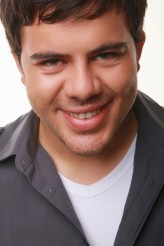 Eser Yenenler